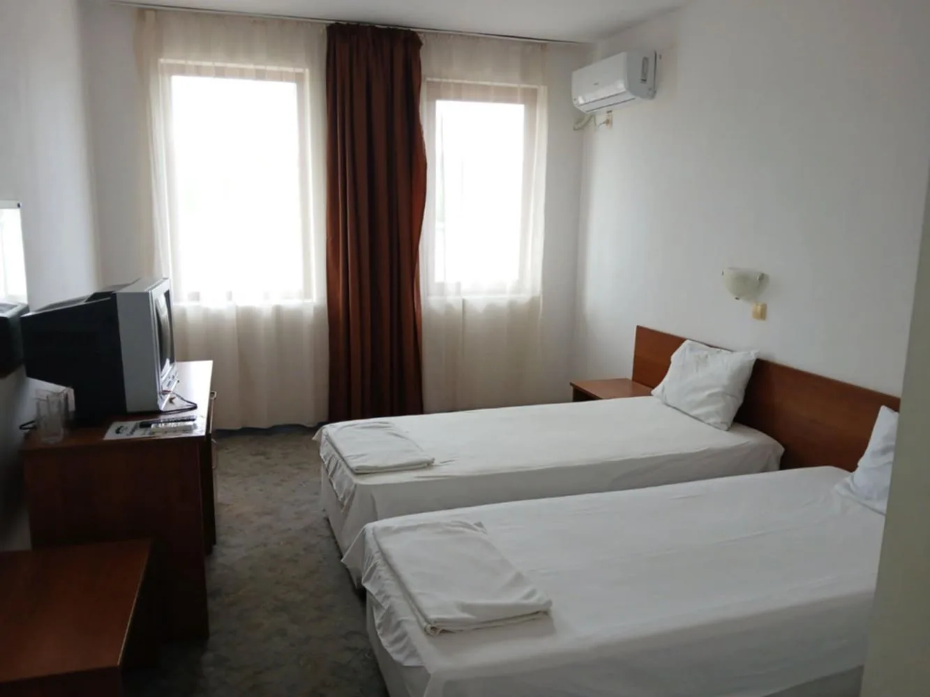 Sliven-0 noktasına 30 km mesafede kiralık otel Хотел под наем близо на около 30 км от Сливен - 0