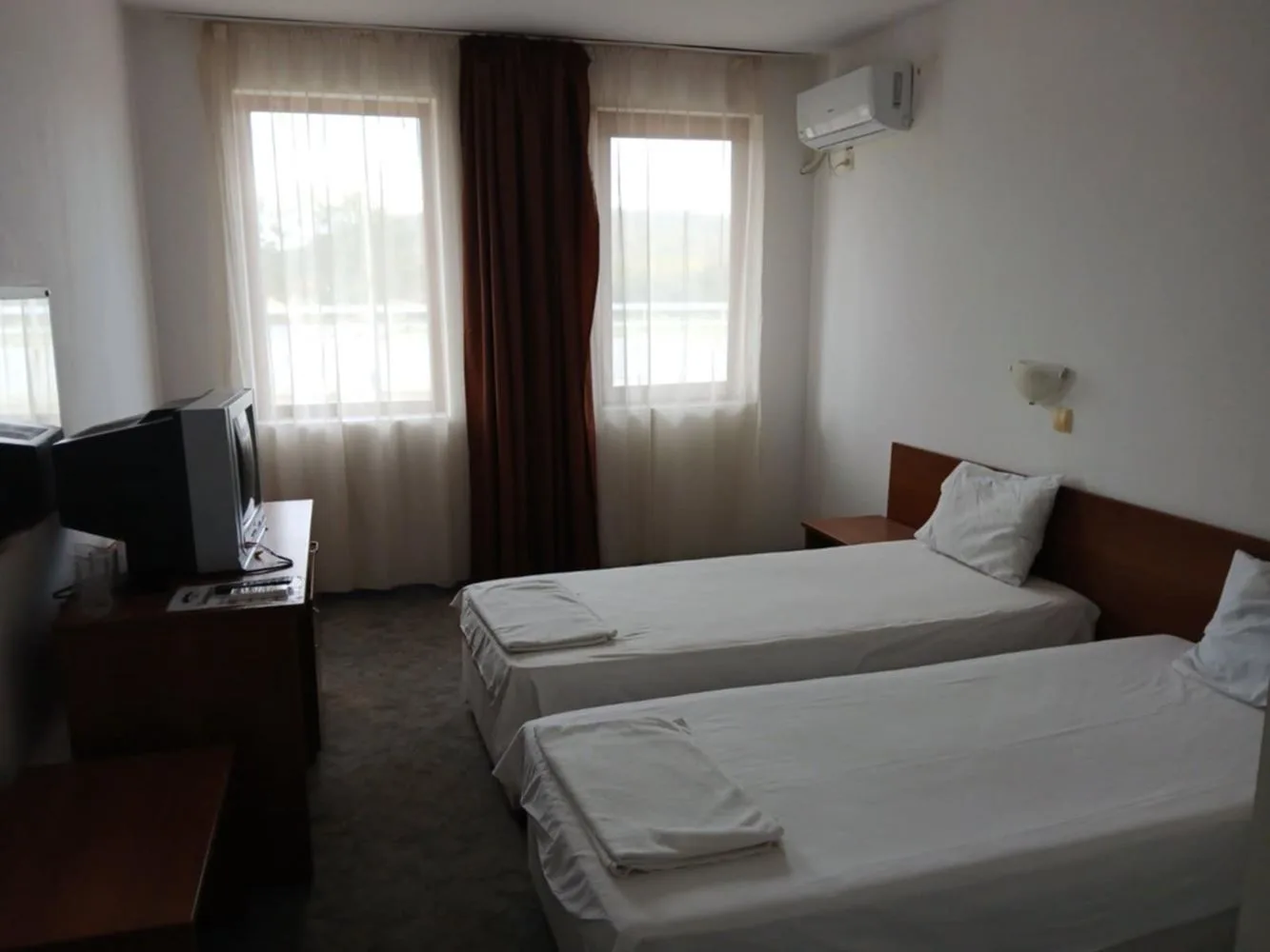 Sliven-0 noktasına 30 km mesafede kiralık otel Хотел под наем близо на около 30 км от Сливен - 0