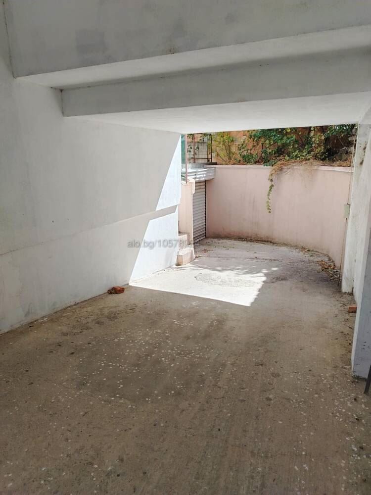Подземен гараж в Центъра, автоматична врата, ток - 0