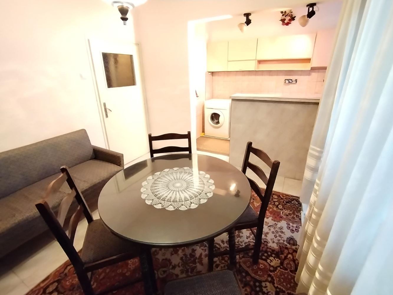 Zwei-Zimmer-Wohnung, in der Nähe von Schule und Kindergarten, mit TPP-0 Апартамент с две спални, близо до училище и детска градина, с ТЕЦ - 0