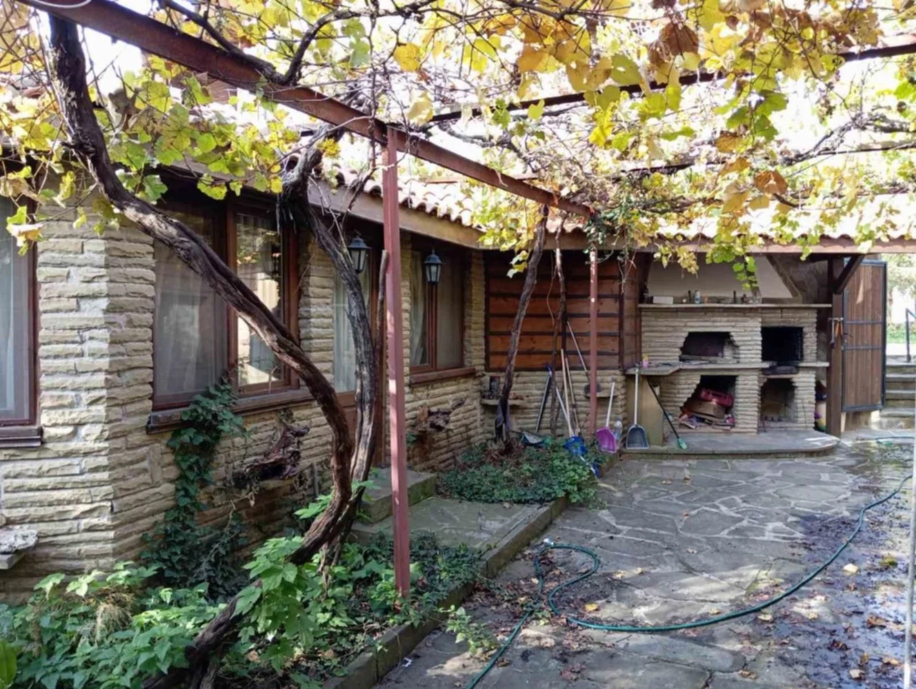 Haus mit Taverne und Seele im Herzen des Dorfes Medven-0 Traditionelles Landhaus mit Gaststube und Seele im Herzen des Dorfes Medven – 0