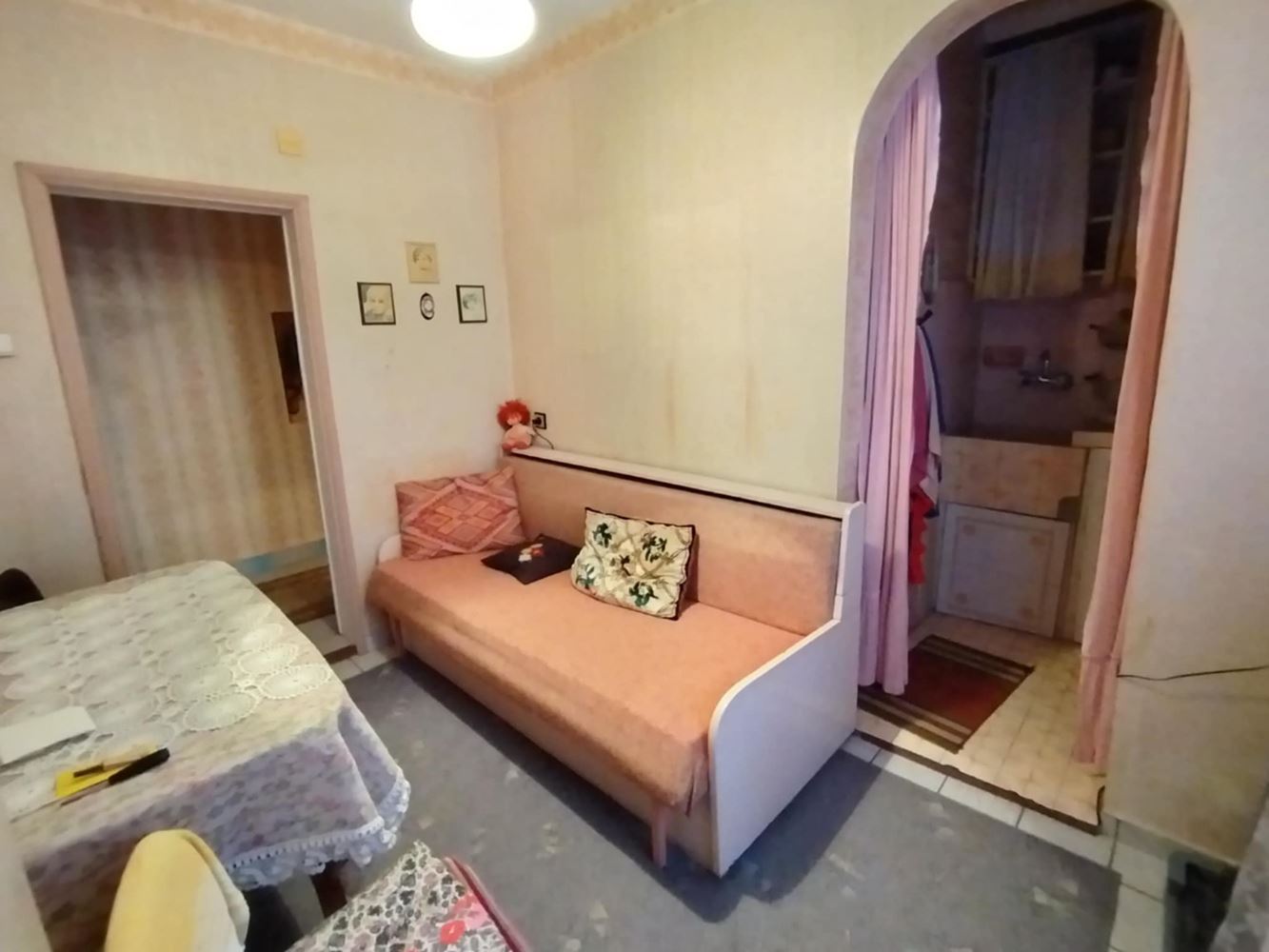 Тухлена гарсониера, две отделни стаи, ТЕЦ - 0