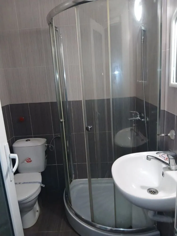 Sliven-0 noktasına 30 km mesafede kiralık otel Хотел под наем близо на около 30 км от Сливен - 0