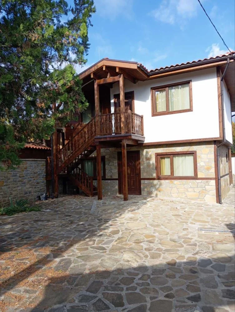 Einzigartiges Renaissance-Haus mit modernem Komfort und Sauna in dem malerischen Dorf. Medven-0 Einzigartiges Haus aus der Zeit der Nationalen Wiedergeburt mit modernem Komfort und Sauna im malerischen Dorf Medven – 0