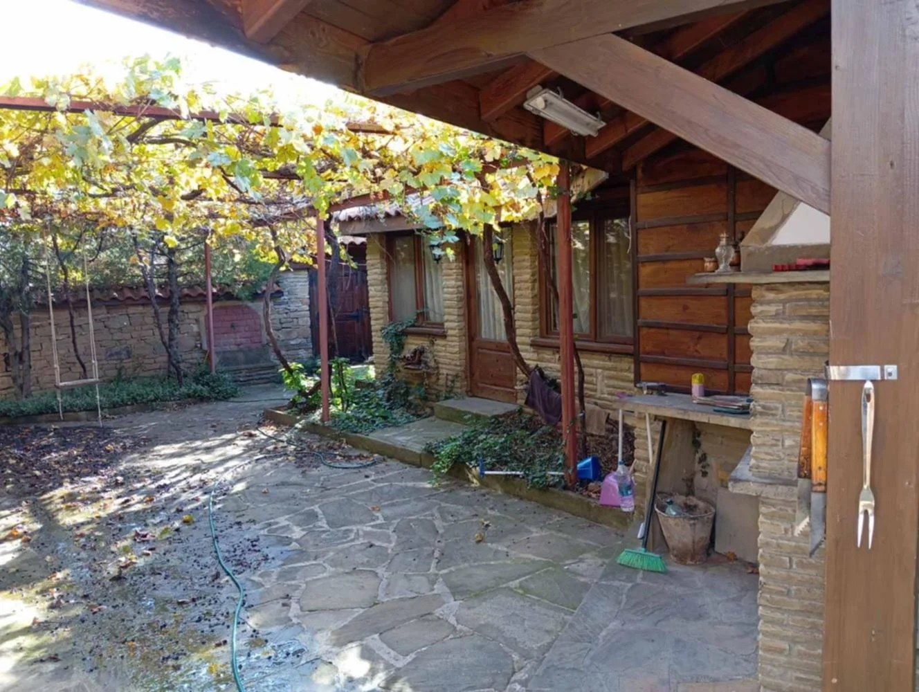 Haus mit Taverne und Seele im Herzen des Dorfes Medven-0 Traditionelles Landhaus mit Gaststube und Seele im Herzen des Dorfes Medven – 0