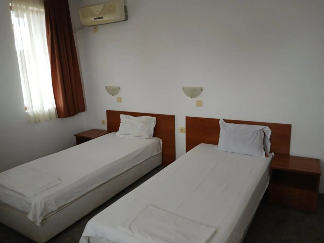 Sliven-0 noktasına 30 km mesafede kiralık otel Хотел под наем близо на около 30 км от Сливен - 0