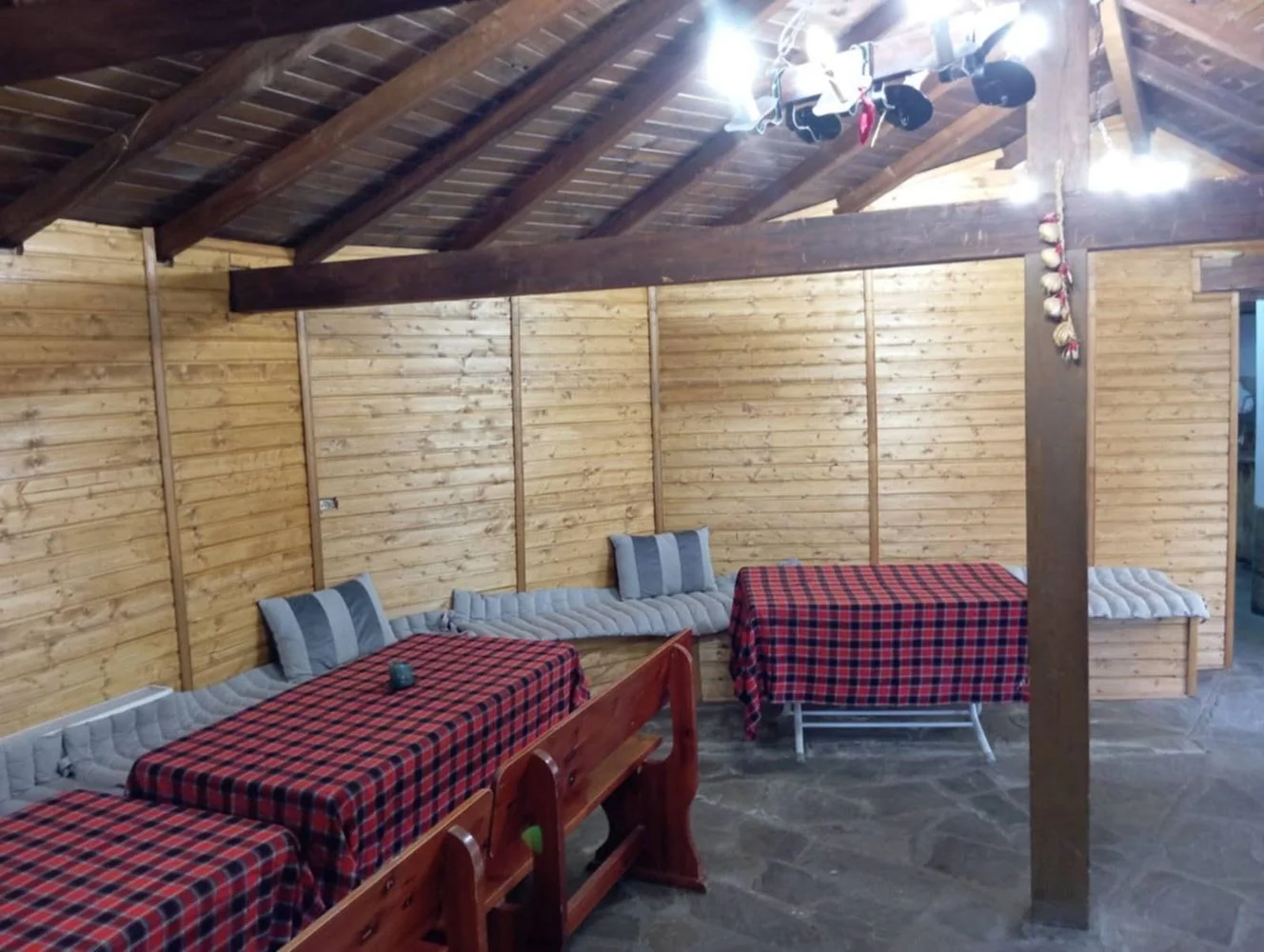 Haus mit Taverne und Seele im Herzen des Dorfes Medven-0 Traditionelles Landhaus mit Gaststube und Seele im Herzen des Dorfes Medven – 0