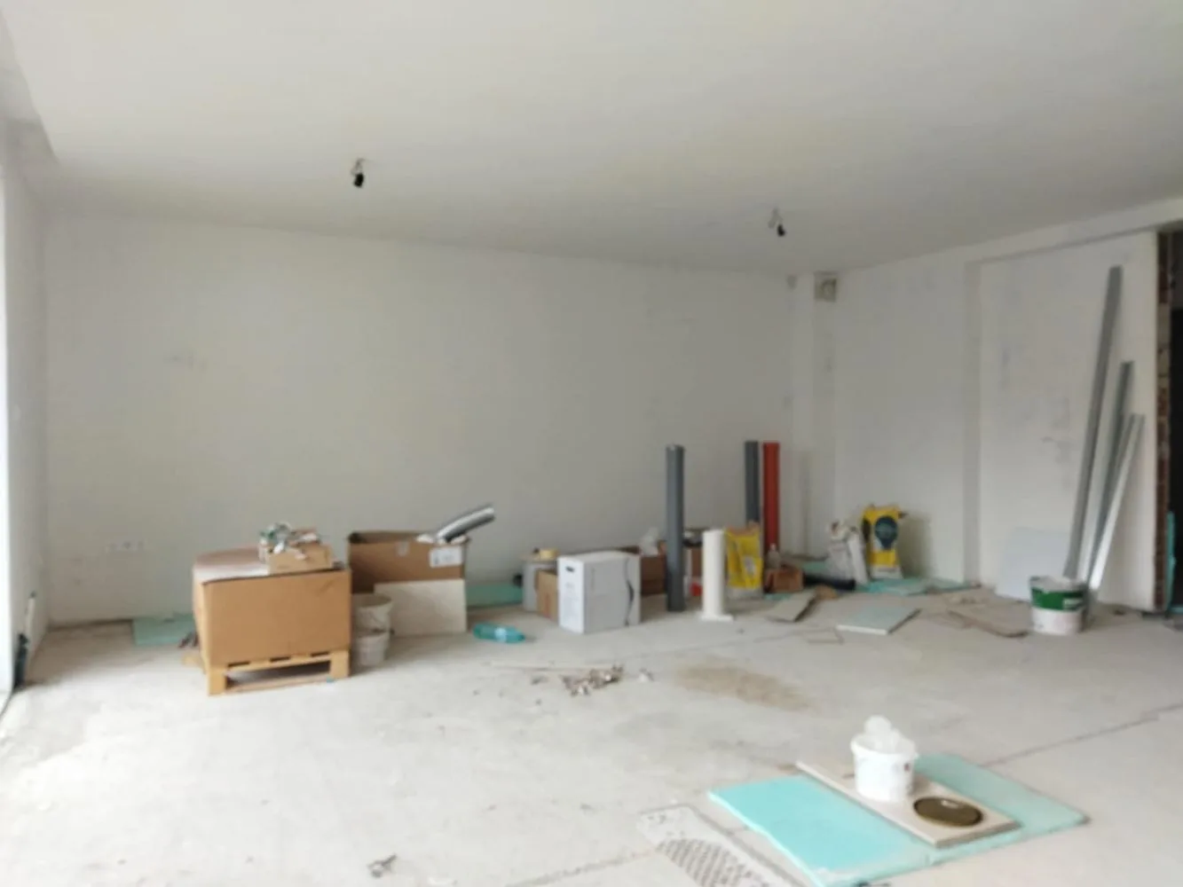 Center - zu verkaufen zwei-Schlafzimmer, in der Nähe der City Garden, H. С. + Parkplatz-0 Stadtzentrum – 3-Zimmer-Wohnung zu verkaufen, in der Nähe des Stadtgartens, N. S. + Parkplatz – 0