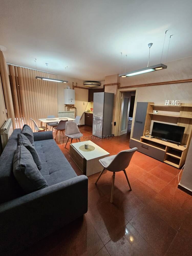 Център, на метри от Градска и Розова градина, не е синя зона-0 Център, на метри от Градска и Розова градина, не е синя зона - 0