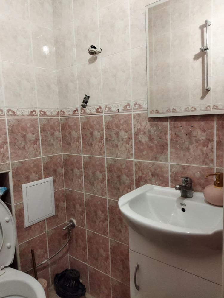 Салон за козметични и терапевтични услуги под наем – център-0 Салон за козметични и терапевтични услуги под наем - център - 0