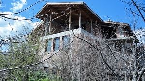 Масивна къща ново строителство с просторен двор и допълнителни постройки в с. Чинтулово - 0