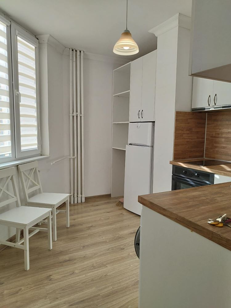 Център,гарсониера ,юг,обзаведена с мебели и техника - 0