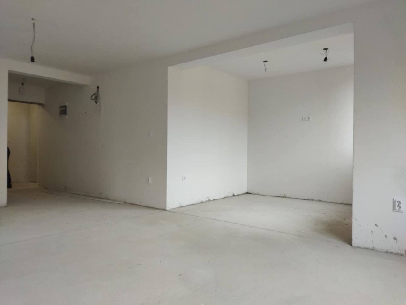 Тристаен апартамент ново строителство до Градска градина-0 Тристаен апартамент ново строителство до Градска градина - 0