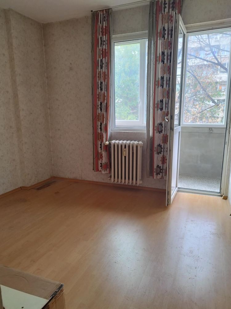 Продава тристаен, тухлен в района на БИЛЛА, вътрешен, отлично разпределение, ТЕЦ-0 Продава тристаен, тухлен в района на БИЛЛА, вътрешен, отлично разпределение, ТЕЦ - 0