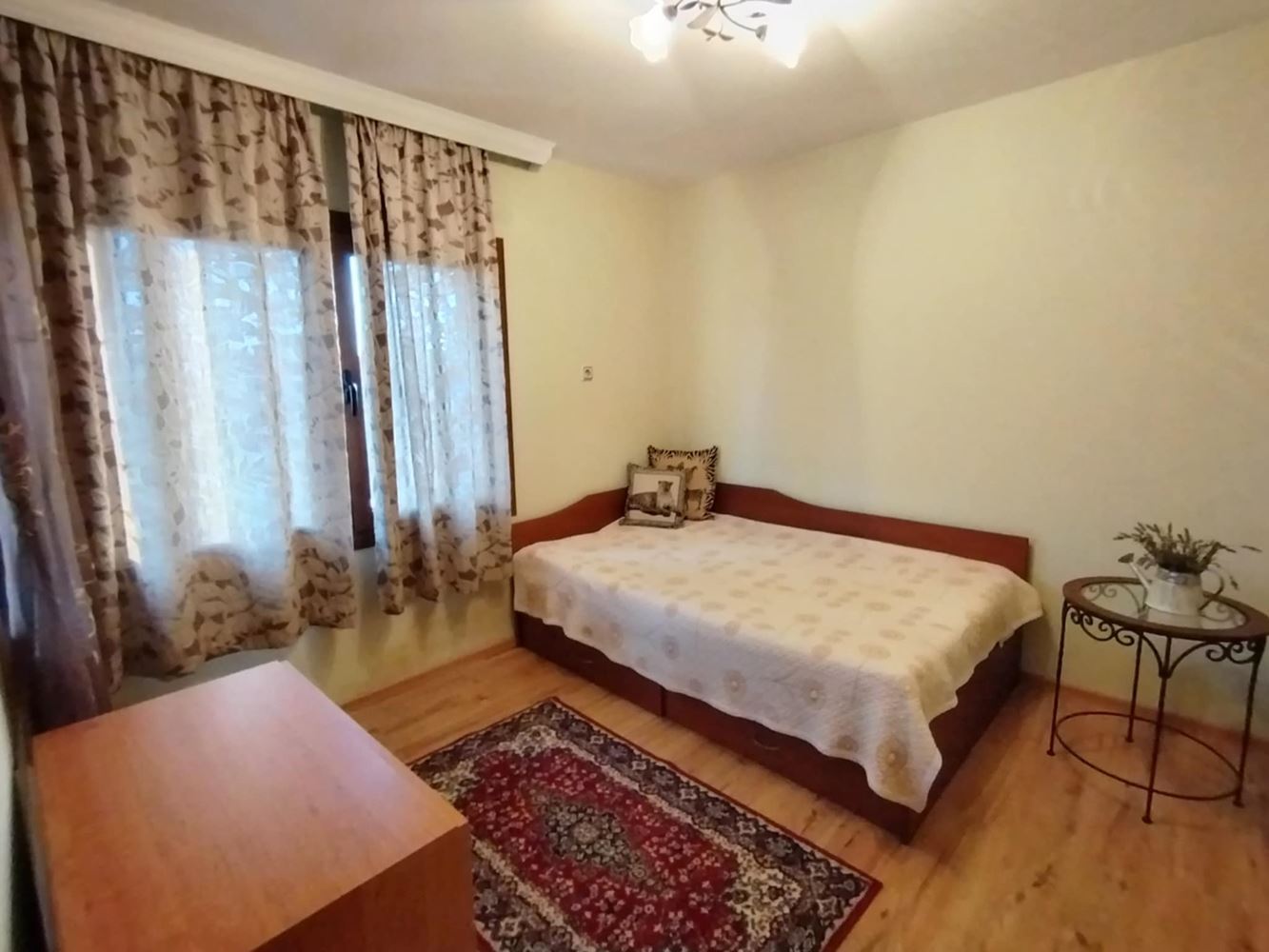 Продава се реновирана и обзаведена къща с фотоволтаична система в с. Блатец - 0