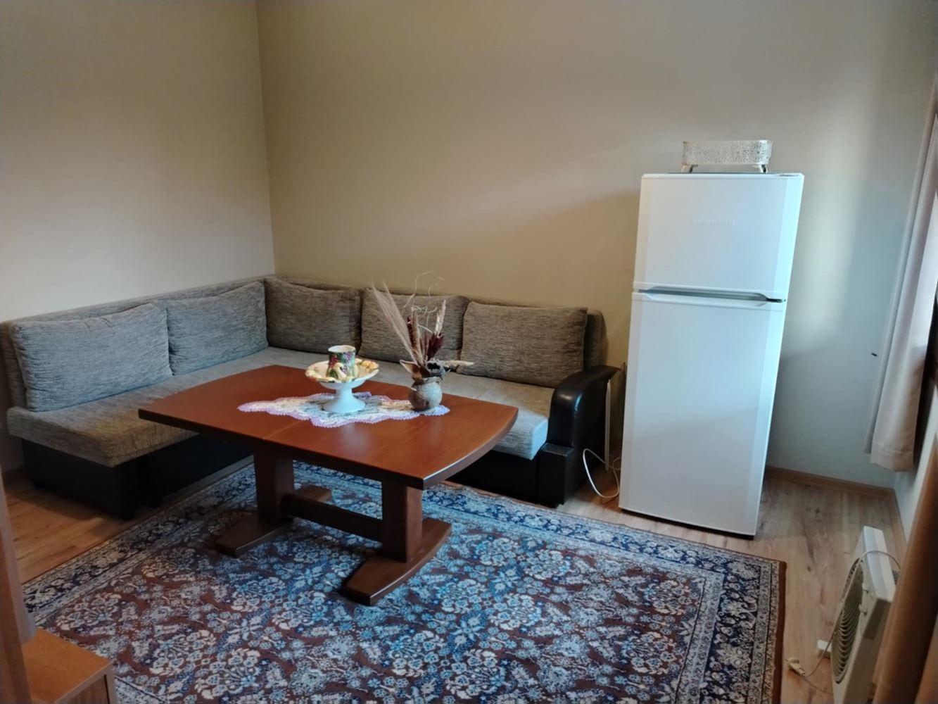 Продава се реновирана и обзаведена къща с фотоволтаична система в с. Блатец - 0