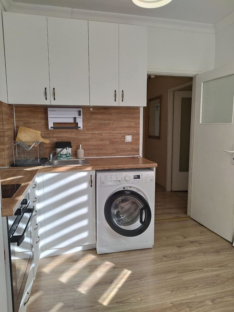 Център,гарсониера ,юг,обзаведена с мебели и техника - 0