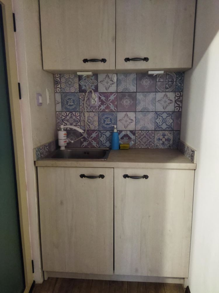 Салон за козметични и терапевтични услуги под наем – център-0 Салон за козметични и терапевтични услуги под наем - център - 0