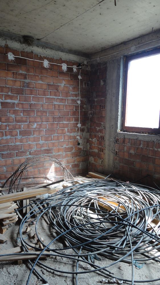 Масивна къща ново строителство с просторен двор и допълнителни постройки в с. Чинтулово-0 Масивна къща ново строителство с просторен двор и допълнителни постройки в с. Чинтулово - 0