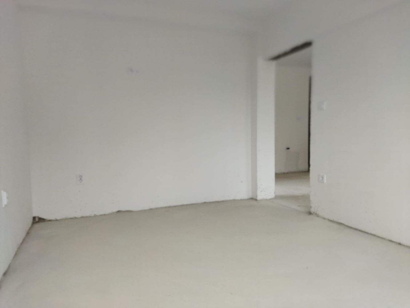 Тристаен апартамент ново строителство до Градска градина-0 Тристаен апартамент ново строителство до Градска градина - 0