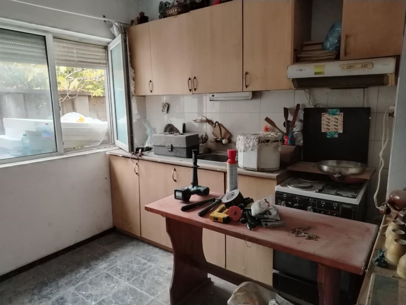 Парцел с къща и търговски обект в ЦГЧ, до пл. Хаджи Димитър и Централна поща-0 Парцел с къща и търговски обект в ЦГЧ, до пл. Хаджи Димитър и Централна поща - 0