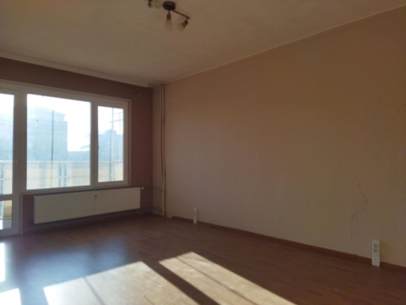 Продава се двустаен панелен апартамент с ТЕЦ - кв. Стоян Заимов - 0