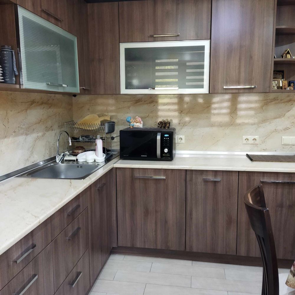 кв. Стоян Заимов, Двухкомнатная кирпичная квартира в аренду, с ТЭЦ и горячей водой, отремонтированная, меблированная-0 кв. Стоян Заимов, Двустаен тухлен апартамент под наем, с ТЕЦ и топла вода, ремонтиран, обзаведен - 0