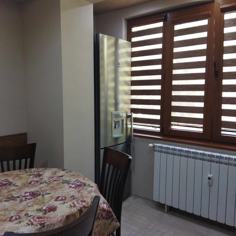 кв. Стоян Заимов, Двухкомнатная кирпичная квартира в аренду, с ТЭЦ и горячей водой, отремонтированная, меблированная-0 кв. Стоян Заимов, Двустаен тухлен апартамент под наем, с ТЕЦ и топла вода, ремонтиран, обзаведен - 0