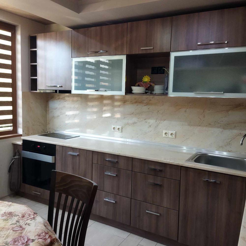 кв. Стоян Заимов, Двухкомнатная кирпичная квартира в аренду, с ТЭЦ и горячей водой, отремонтированная, меблированная-0 кв. Стоян Заимов, Двустаен тухлен апартамент под наем, с ТЕЦ и топла вода, ремонтиран, обзаведен - 0