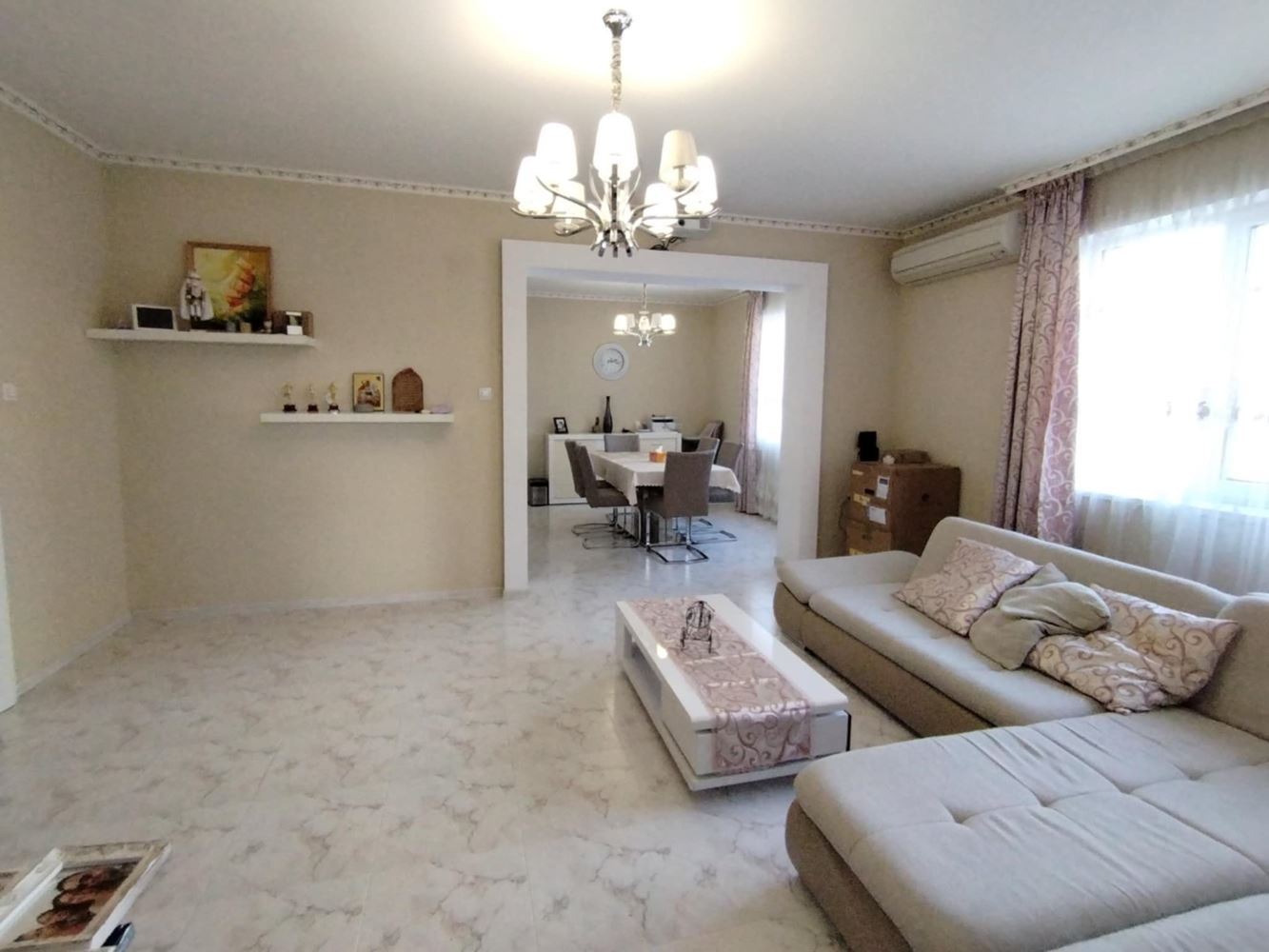 Многостаен апартамент, комфорт и удобство на 120кв.м в Центъра на града-0 Многостаен апартамент, комфорт и удобство на 120кв.м в Центъра на града - 0