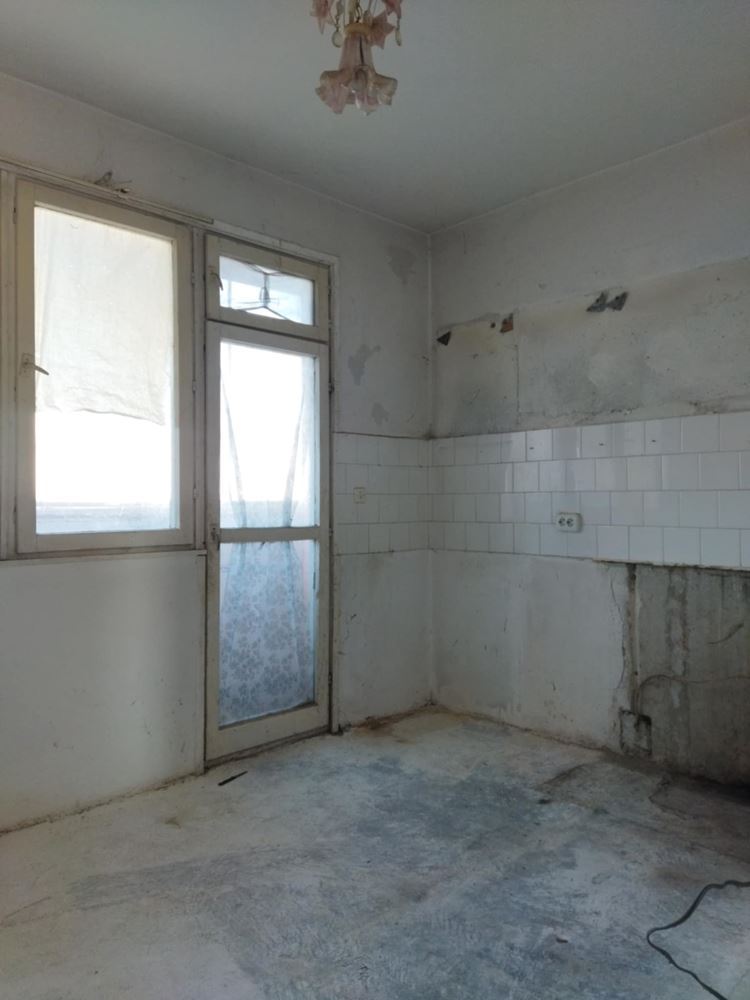 Продава се двустаен панелен апартамент с ТЕЦ – кв. Стоян Заимов-0 Продава се двустаен панелен апартамент с ТЕЦ - кв. Стоян Заимов - 0