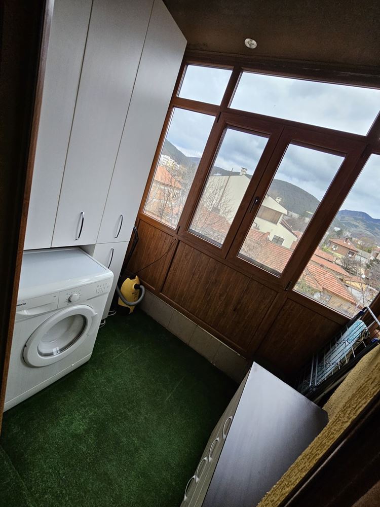 Център - до градска градина, дава под наем уютен, двустаен апартамент - 0