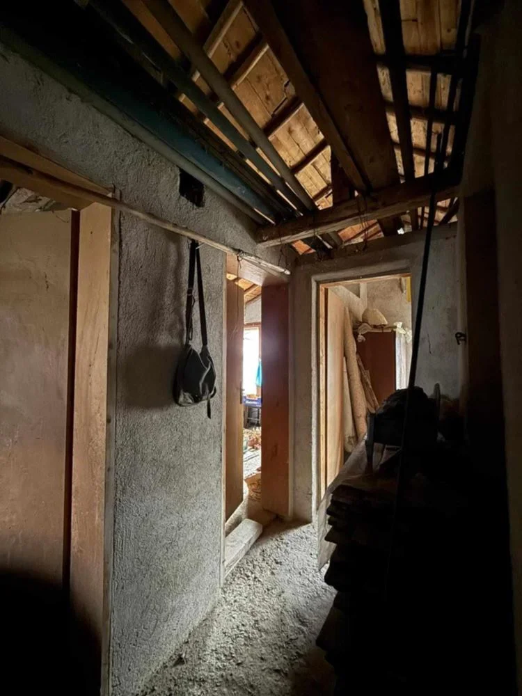 Massives, zweistöckiges Backsteinhaus auf Fundamentplatte im Dorf Byala-0 Масивна, двуетажна тухлена къща на плоча в с. Бяла - 0
