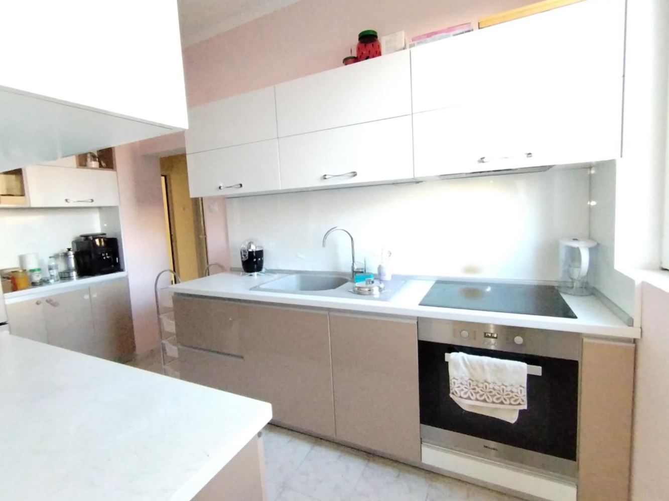 Многостаен апартамент, комфорт и удобство на 120кв.м в Центъра на града-0 Многостаен апартамент, комфорт и удобство на 120кв.м в Центъра на града - 0