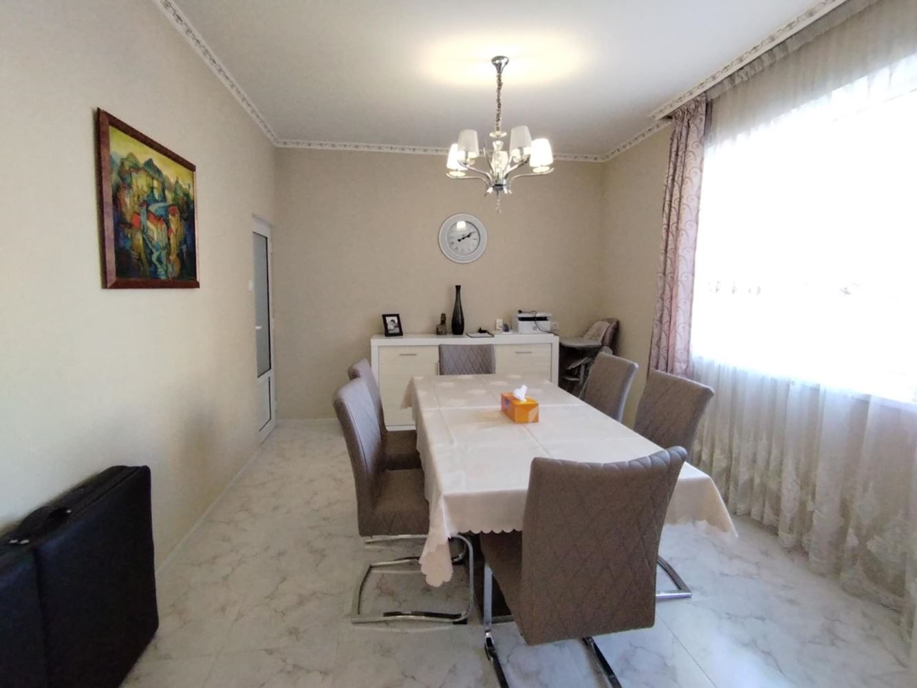 Многостаен апартамент, комфорт и удобство на 120кв.м в Центъра на града-0 Многостаен апартамент, комфорт и удобство на 120кв.м в Центъра на града - 0