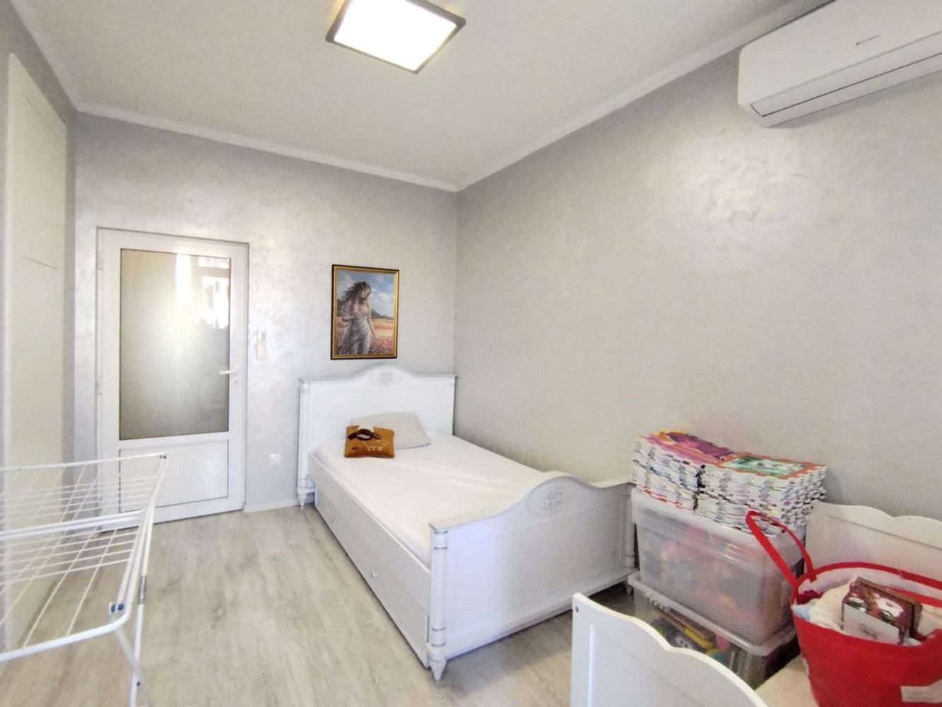 Многостаен апартамент, комфорт и удобство на 120кв.м в Центъра на града-0 Многостаен апартамент, комфорт и удобство на 120кв.м в Центъра на града - 0