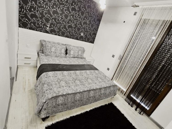 Център - до градска градина, дава под наем уютен, двустаен апартамент - 0