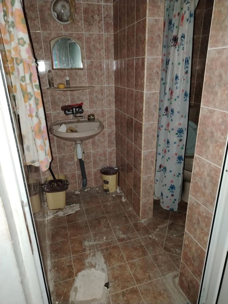 Парцел с къща и търговски обект в ЦГЧ, до пл. Хаджи Димитър и Централна поща-0 Парцел с къща и търговски обект в ЦГЧ, до пл. Хаджи Димитър и Централна поща - 0