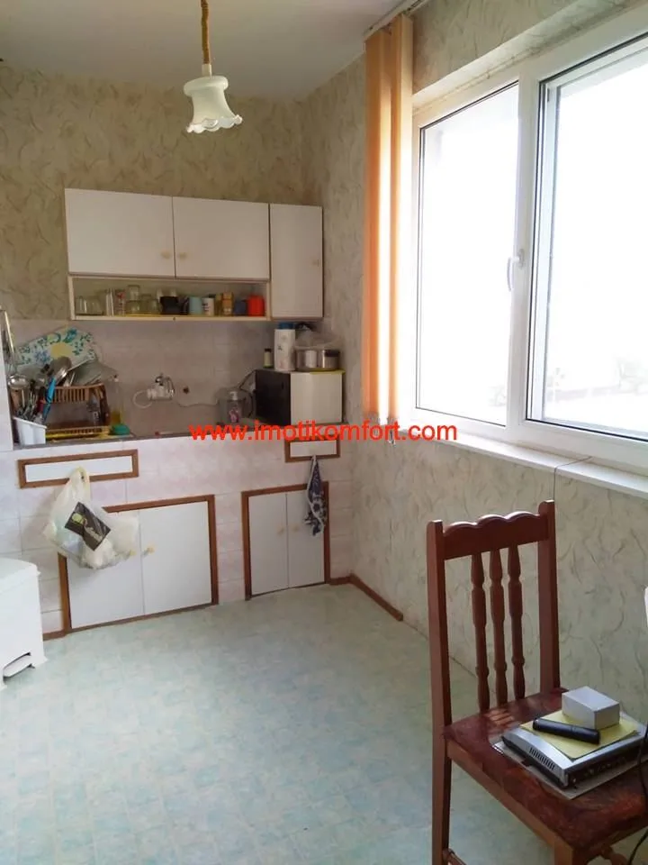 Mehrzimmerwohnung im Stadtteil Druzhba, Möglichkeit für 3 Schlafzimmer-0 Mehrzimmerwohnung im Stadtteil Druzhba, mit der Möglichkeit für 3 Schlafzimmer – 0