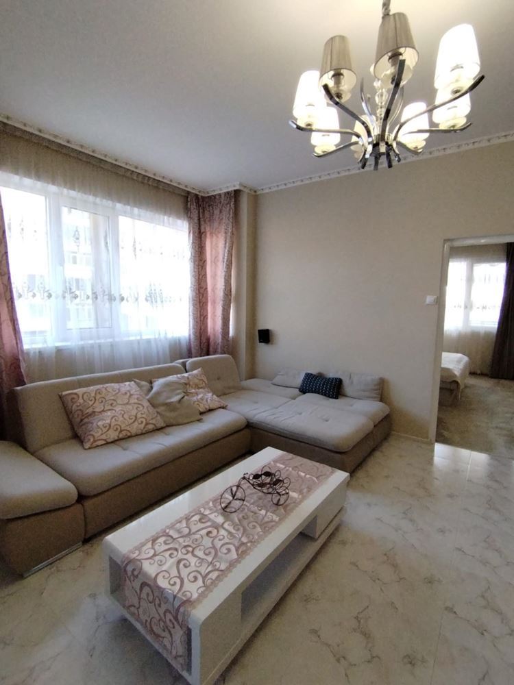 Многостаен апартамент, комфорт и удобство на 120кв.м в Центъра на града-0 Многостаен апартамент, комфорт и удобство на 120кв.м в Центъра на града - 0