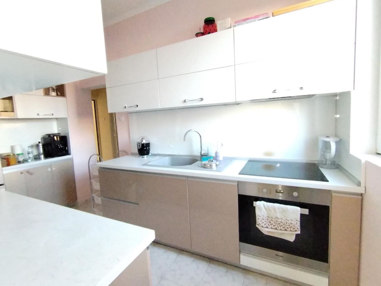 Многостаен апартамент, комфорт и удобство на 120кв.м в Центъра на града-0 Многостаен апартамент, комфорт и удобство на 120кв.м в Центъра на града - 0