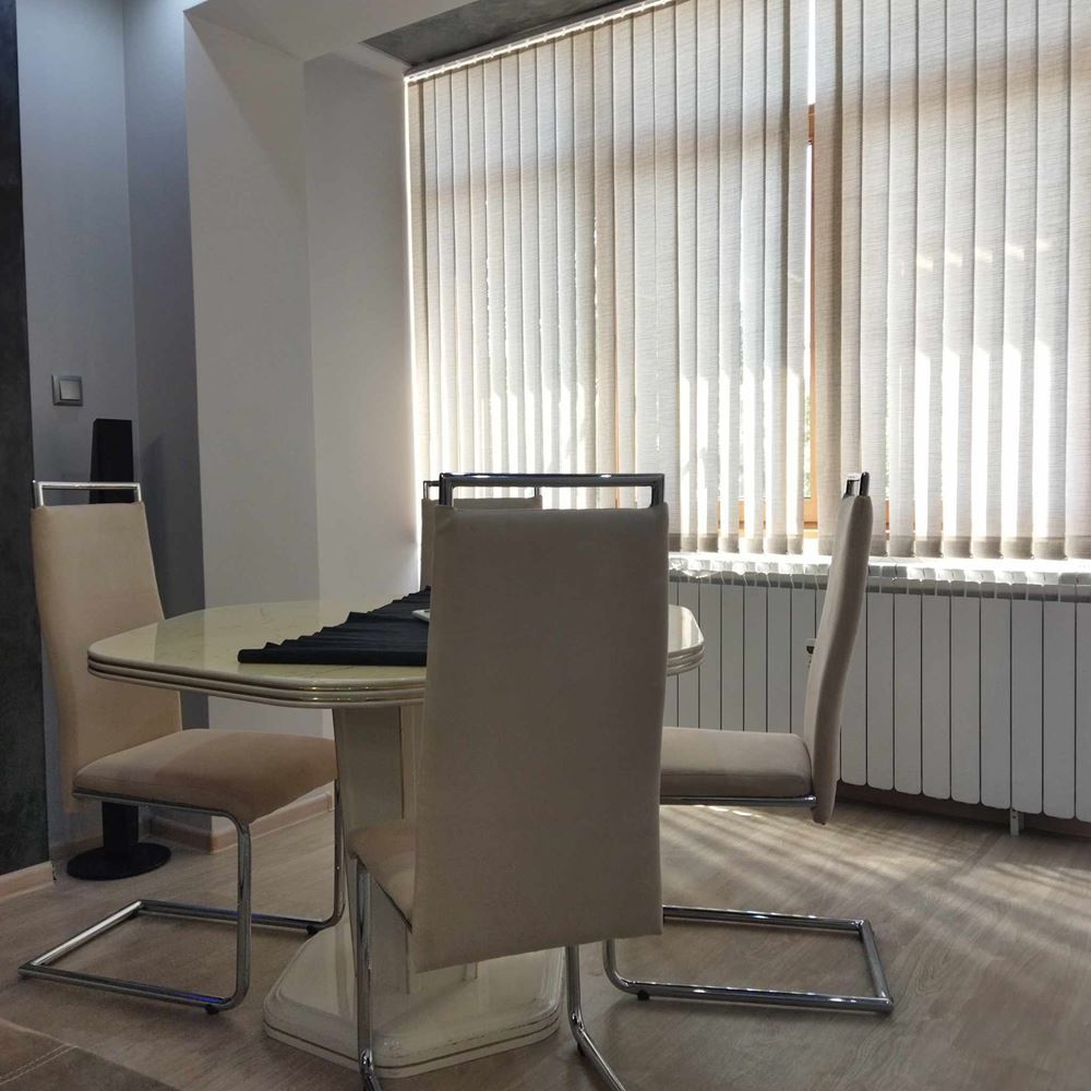 кв. Стоян Заимов, Двухкомнатная кирпичная квартира в аренду, с ТЭЦ и горячей водой, отремонтированная, меблированная-0 кв. Стоян Заимов, Двустаен тухлен апартамент под наем, с ТЕЦ и топла вода, ремонтиран, обзаведен - 0