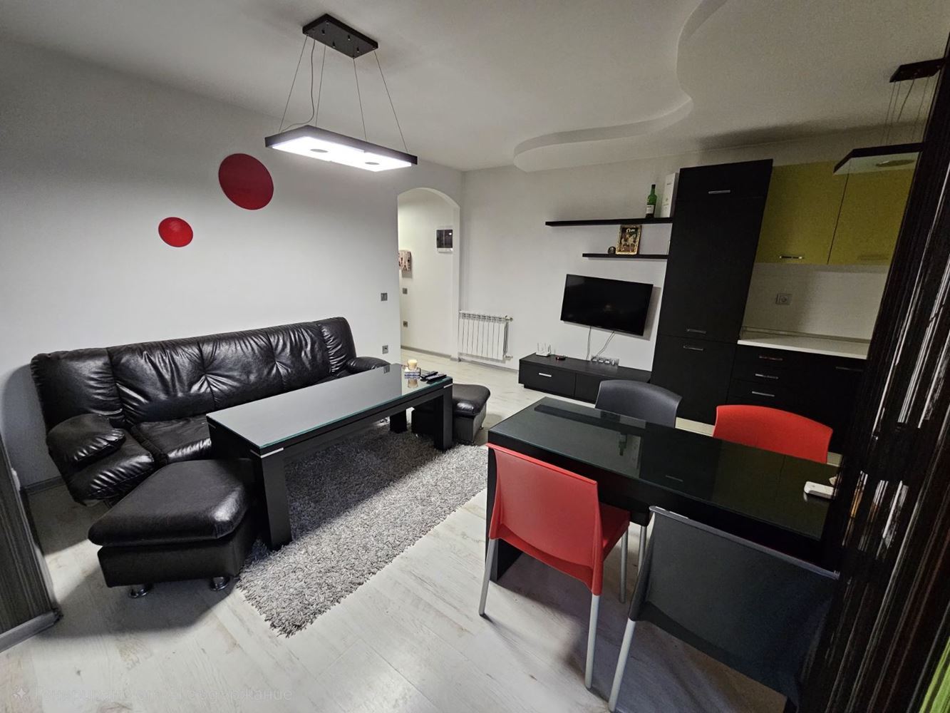 Център - до градска градина, дава под наем уютен, двустаен апартамент - 0