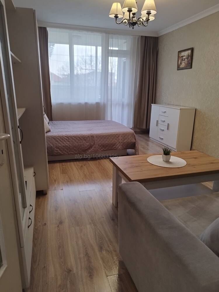 Центр, студия, юг, с мебелью и техникой-0 Център,гарсониера ,юг,обзаведена с мебели и техника - 0