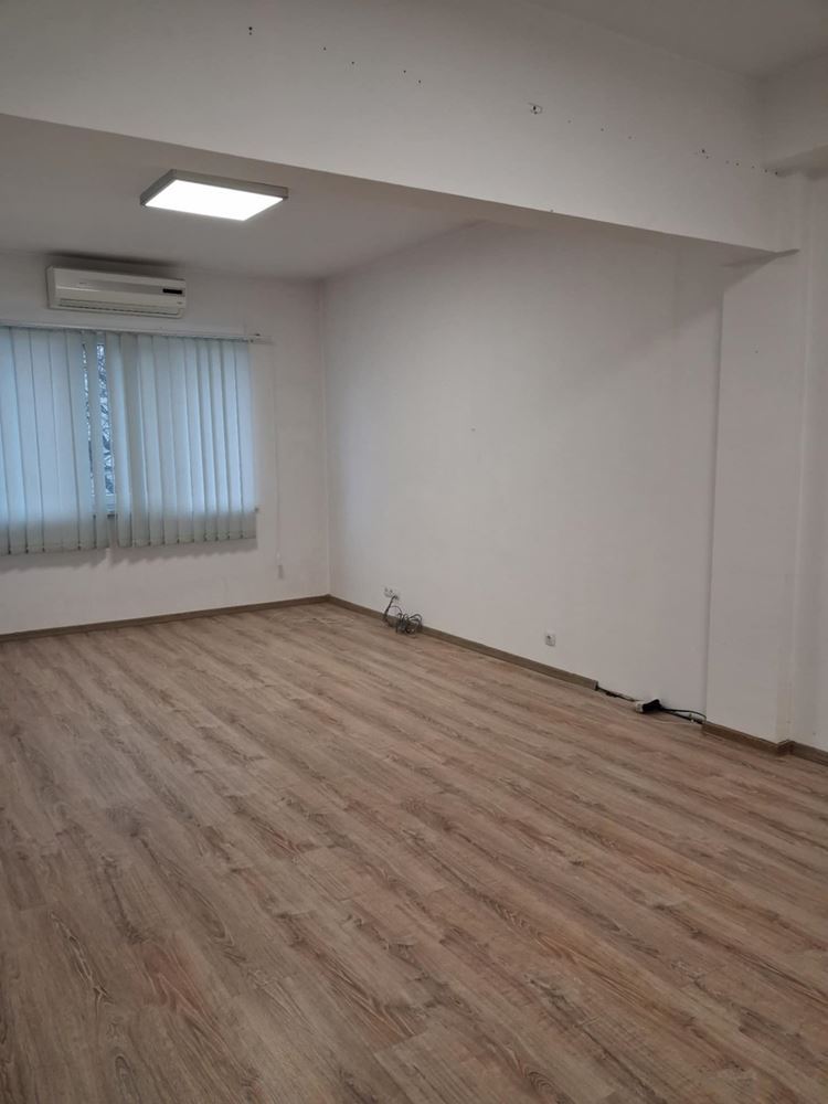 ТОП ЛОКАЦИЯ за офис или живеене ет.1,тухла-0 ТОП ЛОКАЦИЯ за офис или живеене ет.1,тухла - 0