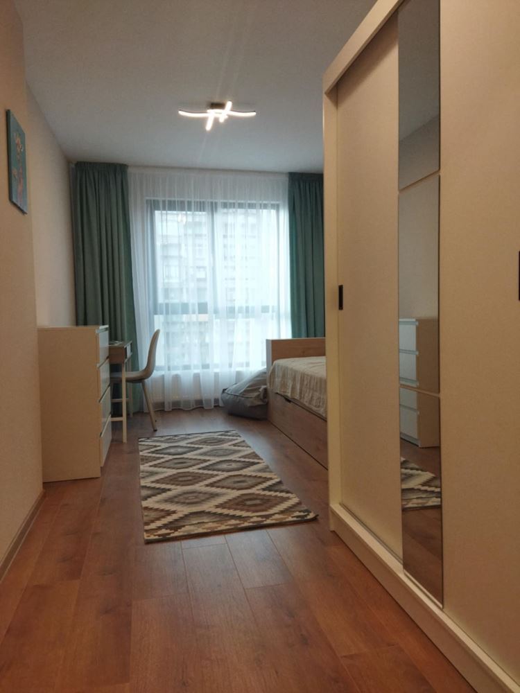 Център – дава под наем отличен, тристаен апартамент – Н. С. стилен, удобен, ТЕЦ,-0 Център - дава под наем отличен, тристаен апартамент - Н. С. стилен, удобен, ТЕЦ, - 0