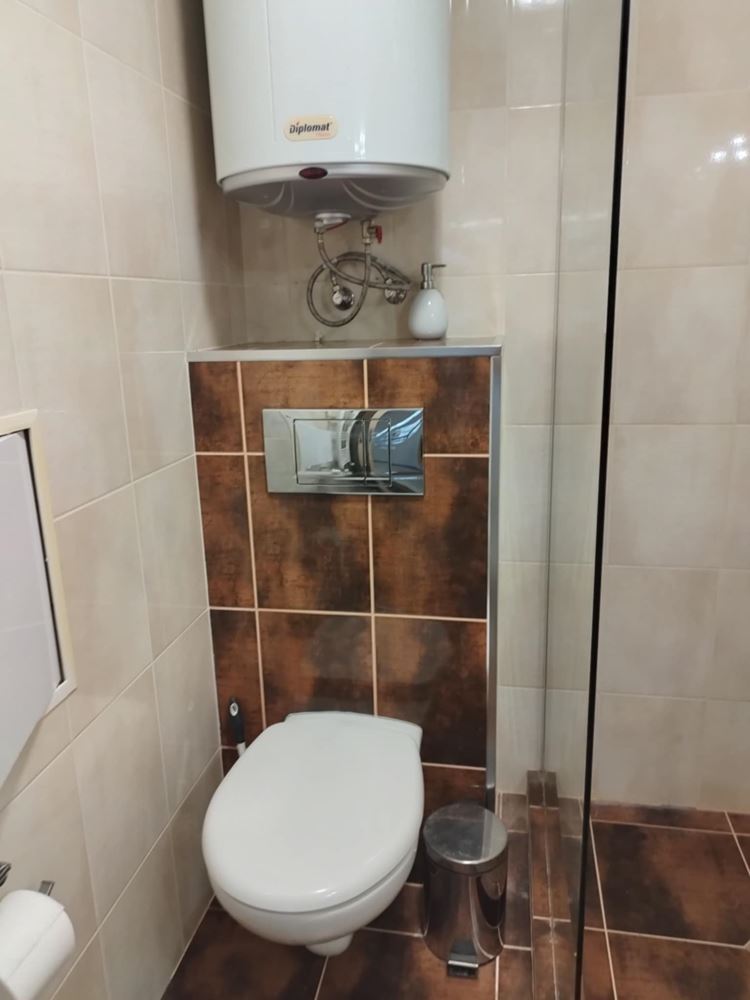 Мезонет в аренду рядом с Ларго - 240 кв.м.-0 Мезонет под наем в близост до Ларго - 240 кв.м. - 0