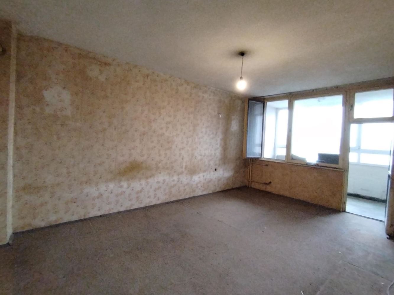 Център, Голям двустаен апартамент, тухла, ТЕЦ, саниран, с възможност за втора спалня-0 Център, Голям двустаен апартамент, тухла, ТЕЦ, саниран, с възможност за втора спалня - 0