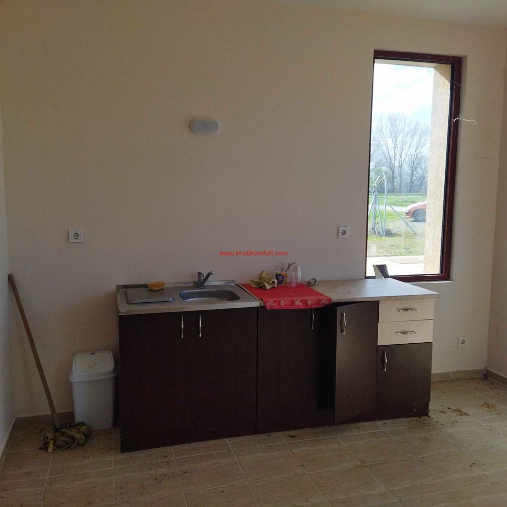 Μεγάλοι βιομηχανικοί χώροι κατάλληλοι για διάφορους τύπους δραστηριοτήτων-0 Продава голямо Промишлено помещение подходящо за различни видове дейност - 0