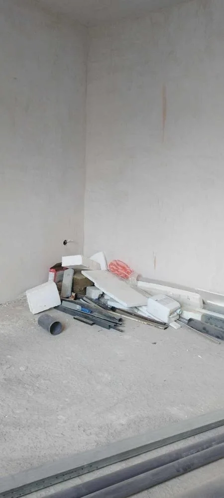 in der Nähe des Platzes. Levski - Zu verkaufen Zwei-Zimmer-Wohnung, N. С.-0 in der Nähe des Levski-Platzes – 3-Zimmer-Wohnung zu verkaufen, N. S. – 0